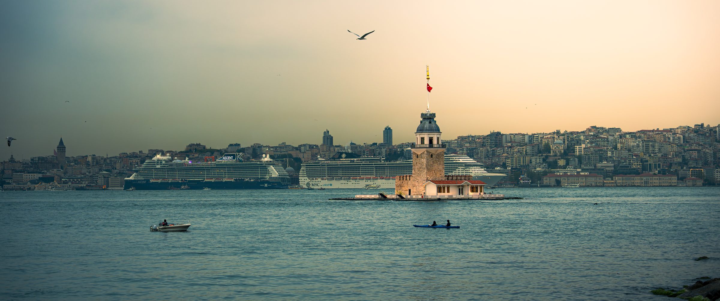Maiden's Tower in Istanbul bei Sonnenuntergang